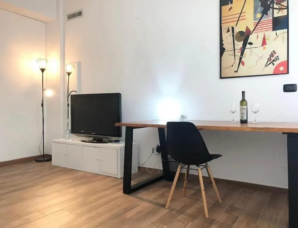 PUGLiA CHiC Camera privata con bagni condivisi Bari Italia