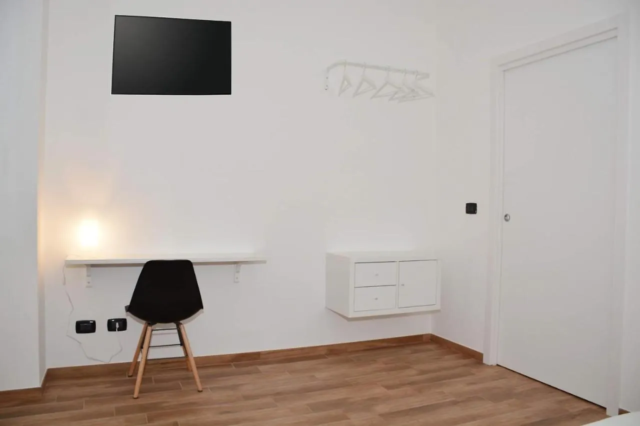 Bed & Breakfast Puglia Chic Camere Private Con Bagni Condivisi Bari Italy