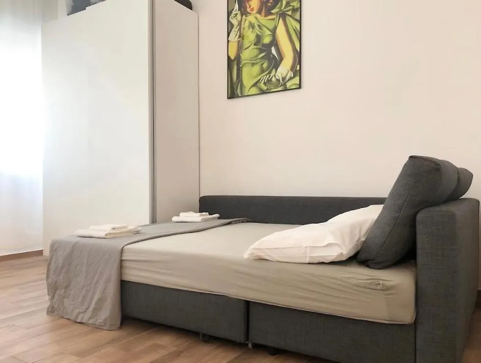 Puglia Chic Camere Private Con Bagni Condivisi Bari 0*,  Italy